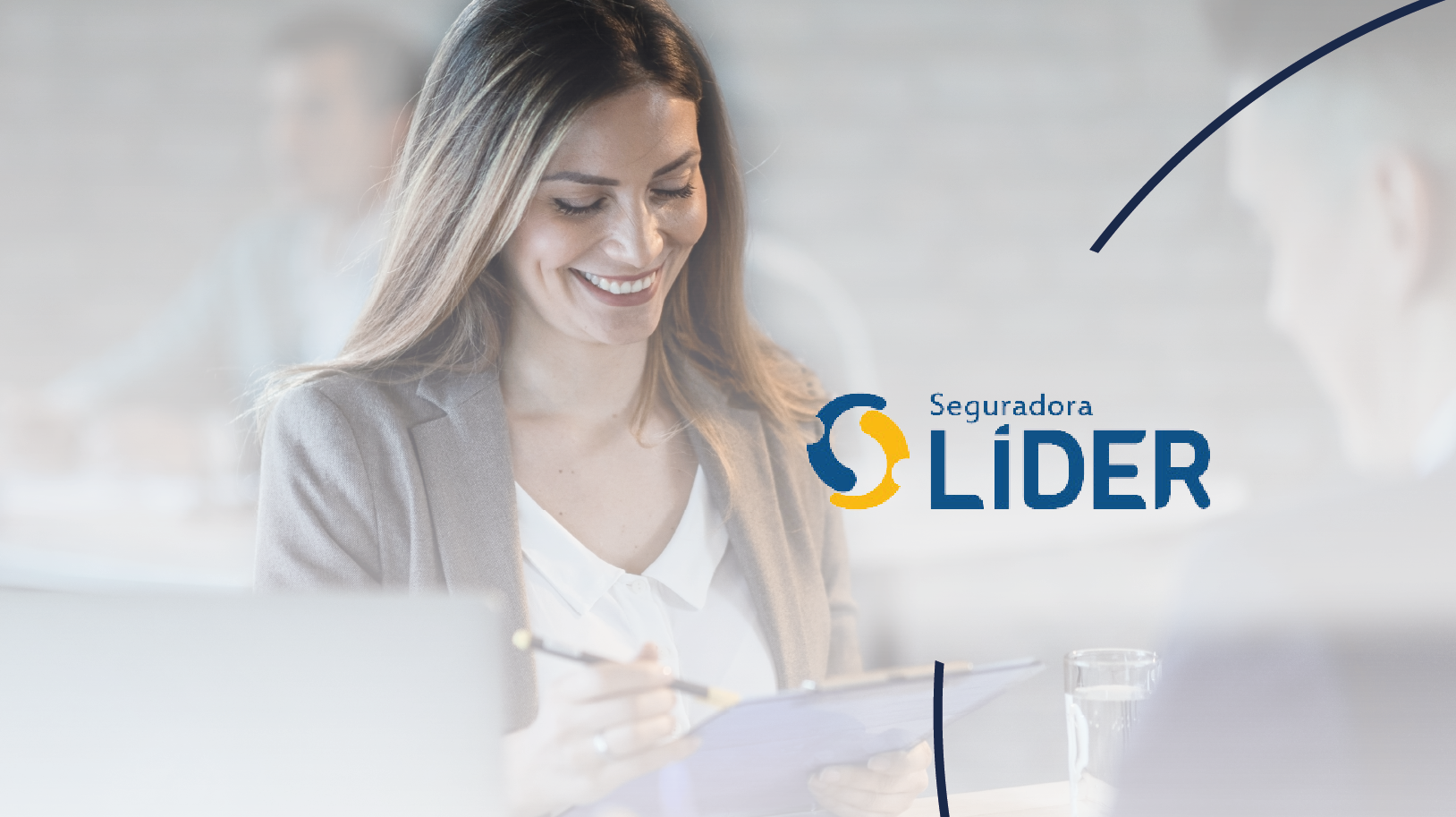 Plataforma de seguros em cloud com automação e autosserviço